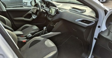 Peugeot 2008 I SUV Facelifting 1.2 PureTech 110KM 2018 Peugeot 2008 1.2 110KM Lifting Klimatronic Tempomat Nawigacja 1.2 Benzyna, zdjęcie 10