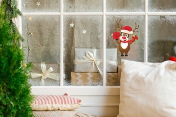 МАЛЕНЬКАЯ наклейка РОЖДЕСТВЕНСКИЙ ОЛЕНЬ 2 на окно - это очень круто