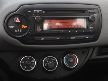 Toyota Yaris III Hatchback 5d Facelifting 1.0 VVT-i 69KM 2016 Toyota Yaris 1.0 VVT-i, Salon Polska, Serwis ASO, zdjęcie 11