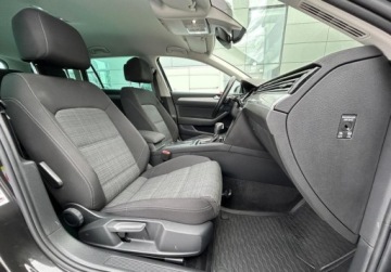 Volkswagen Passat B8 Variant Facelifting 2.0 TDI SCR 200KM 2020 Volkswagen Passat 200 km, Virtual, Hak, LED Matrix, ergoComfort ACC, GPS,, zdjęcie 17