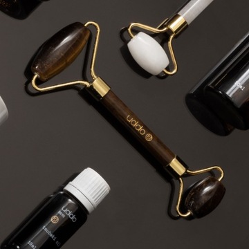 МАССАЖНЫЙ РОЛИК ДЛЯ ЛИЦА уменьшает отеки и темные круги под глазами.