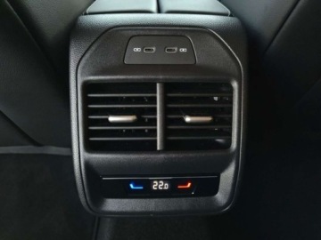 Volkswagen Passat B8 Variant Facelifting 1.5 TSI EVO 150KM 2025 Volkswagen Passat serwis ASO 1.5TSI 150KM bezwypadkow gwarancja pakiety ka, zdjęcie 21