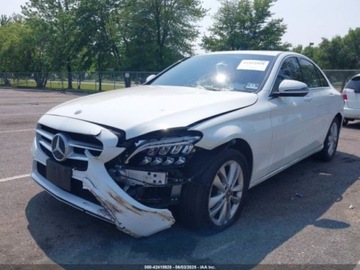 Mercedes Klasa C W205 2019 Mercedes-Benz Klasa C 2019 MERCEDES-BENZ C 300 4MATIC 2.0 Benzyna 255KM, zdjęcie 2