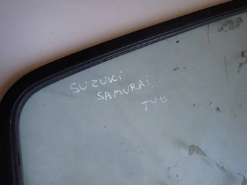 SKLO (OKNO) ZADNÍ KRYT SUZUKI SAMURAI