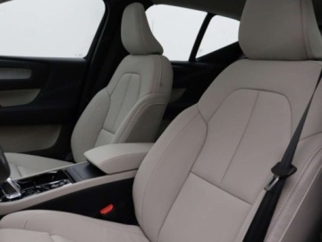 Volvo XC40 2025 VOLVO XC40 B4 Plus Dark Suv 2.0 (211KM) 2025, zdjęcie 4