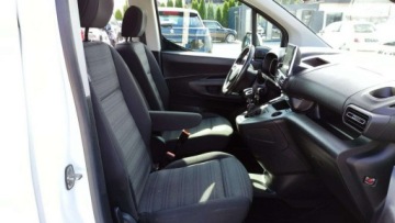 Opel Combo E Kombivan 1.5 Diesel 102KM 2021 Opel Combo LIFE XL 1.5D 102 KM Klimatronik Kamera Navi Tylko 77 tys km Lon, zdjęcie 5