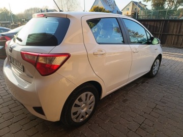 Toyota Yaris III Hatchback 5d Facelifting 2017 1.5 Hybrid 100KM 2018 Toyota Yaris hybrid 2018 po serwisie bezwypadkowy Salon PL Serwis, zdjęcie 3