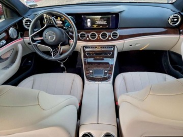 Mercedes Klasa E W214 2023 Mercedes-Benz Klasa E 350 4Matic 2023 2.0 Benzyna 255KM, zdjęcie 8