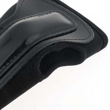 Защитные перчатки для запястий.