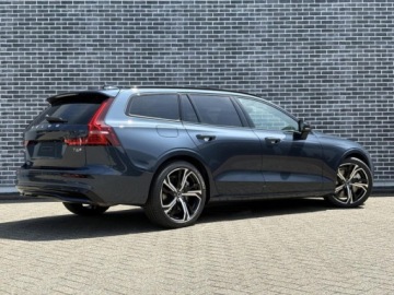 Volvo V60 II  2026 VOLVO V60 T6 AWD Plug-In Hybrid Plus Dark Combi 2.0 (398KM) 2026, zdjęcie 2