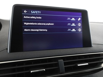 Peugeot 3008 I Crossover Facelifting 1.2 PureTech 130KM 2016 Peugeot 3008 półskóra virtual cocpit navi klima, zdjęcie 27