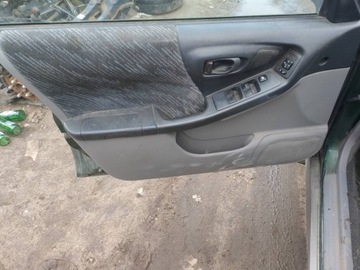 DVEŘE KOMPLETNÍ LEVÝ PŘEDNÍ SUBARU FORESTER I FACELIFT 0A6