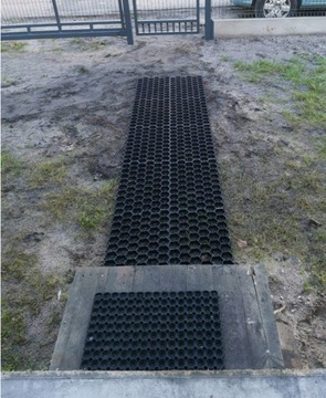 СЕТКА ГАЗОННАЯ ПАРКОВОЧНАЯ GEOCRAT 600x400 h30 x 10 шт.