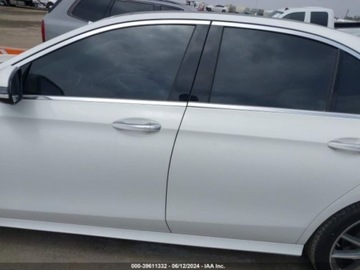 Mercedes Klasa E W213 2022 Mercedes-Benz Klasa E 2022 Mercedes-Benz E-Class E 350 RWD Sedan 2.0 255KM, zdjęcie 13