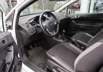Ford Fiesta VII Hatchback 3d Facelifting 1.0 EcoBoost 100KM 2017 Ford Fiesta 1,0 turbo (100KM) klima, pdc, komputer Benzyna 100KM, zdjęcie 8