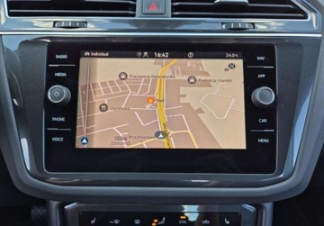 Volkswagen Tiguan II SUV Facelifting 2.0 TDI 150KM 2021 Volkswagen Tiguan Life 2.0TDI 150KM DSG App Connet Czuj Park. Pod.Fotele T, zdjęcie 22