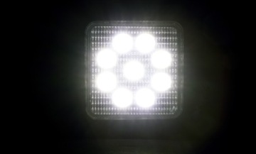 Светодиодная рабочая лампа 27W 12V 24V 2100Lm 9-LED трактор