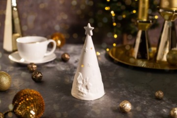 СВЕТЯЩАЯСЯ РОЖДЕСТВЕНСКАЯ ЕЛКА СО СВЕТОДИОДНОЙ ПОДСВЕТКОЙ