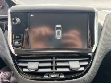 Peugeot 2008 I SUV Facelifting 1.2 PureTech 130KM 2017 Peugeot 2008 Style Nawigacja Klimatyzacja Parktronic El.szyby El.Lusterka, zdjęcie 12