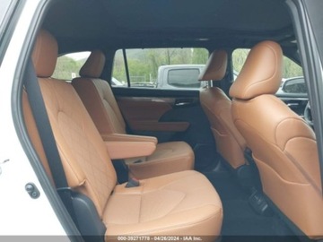 Toyota Highlander III 2024 Toyota Highlander 2024r., 4x4, 2.4L 2.4 Benzyna 265KM, zdjęcie 9