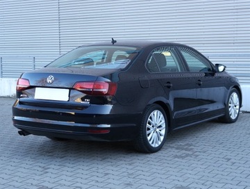 Volkswagen Jetta VI Sedan Facelifting 1.4 TSI 150KM 2016 VW Jetta 1.4 TSI, Salon Polska, Xenon, Bi-Xenon, zdjęcie 4