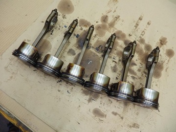 MERCEDES E W210 96-02 2.8 V6 112921 PÍST OJNICE