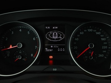 Volkswagen Passat B8 Variant 1.4 TSI BlueMotion Technology ACT 150KM 2016 Volkswagen Passat klima auto navi grzane fotele, zdjęcie 21