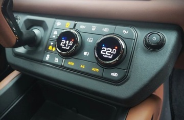 Land Rover Defender IV (L663) 90 5.0P V8 525KM 2025 Land Rover Defender Defender MY25.5 4.4P V8 635 PS AWD Auto 110 OCTA 4.4, zdjęcie 21