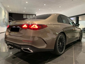 Mercedes Klasa E W214 Sedan 2.0 220d 197KM 2025 220 d 4-Matic AMG Sedan 2.0 (197KM) 2025, zdjęcie 3