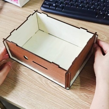 ПОДАРОК ​​НА ДЕНЬ РОЖДЕНИЯ НАРИСОВАННАЯ КОПИЛКА С ГРАВИРОВКОЙ ТРЕКЕР-ЧЕЛЛЕНДЖ