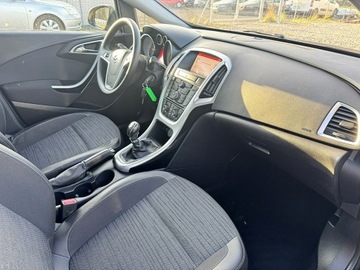 Opel Astra J Sports Tourer Facelifting 1.4 Turbo ECOTEC 140KM 2014 Opel Astra LIFT Navi PDC Gwarancja, zdjęcie 13