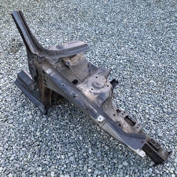 AUDI A3 8V 2012 — HB/SB ЧЕТВЕРТИНАЛЬНЫЙ ФАРТУК ПЕРЕДНЯЯ ПРАВАЯ РАМА LZ9Y