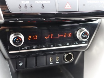 Mitsubishi Eclipse Cross SUV PHEV 2.4 188KM 2022 Mitsubishi Eclipse Cross Plug-in-Hybrid, zdjęcie 15