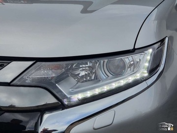 Mitsubishi Outlander III 2019 Mitsubishi Outlander PHEV 224KM 2019r 14TysKm 13.8kWh 4WD Plug-in Stan ide, zdjęcie 11