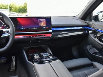 BMW Seria 5 G90-91 Touring 2.0 520d 197KM 2025 BMW Seria 5 520d xDrive Sport Sedan 2.0 (197KM) 2025, zdjęcie 8