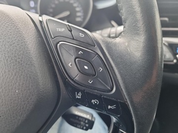 Toyota C-HR I Crossover Facelifting 1.8 Hybrid 122KM 2020 Toyota C-HR 1.8 Hybrid Style Toyota C-HR 1.8 Hybri, zdjęcie 17