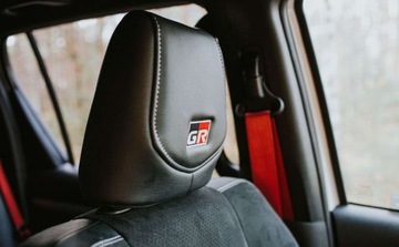 Toyota Hilux VIII Podwójna kabina Facelifting 2024 2.8 D-4D 204KM 2025 Toyota Hilux Zawieszenie Old Man Emu Wyciagarka Warn Oswietlenie Lazer N, zdjęcie 24