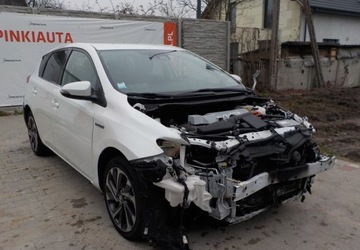 Toyota Auris II 2018 Toyota Auris Okazja 1.8 Hybryda 100KM