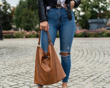 БОЛЬШАЯ КОЖАНАЯ ЖЕНСКАЯ СУМКА.