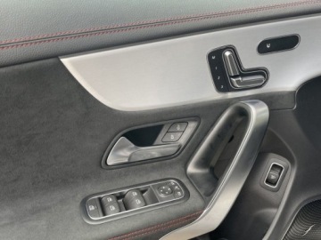 Mercedes CLA C118/X118 Coupe AMG Facelifting 2.0 35 306KM 2025 MERCEDES-BENZ CLA AMG 35 4-Matic Sedan 2.0 (306KM) 2025, zdjęcie 14