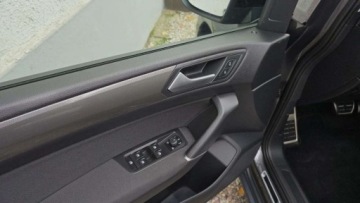 Volkswagen Touran III 2.0 TDI 150KM 2020 Volkswagen Touran 2,0 TDI 150 KM NAVI Full LED automat 7 osob OPLACONY, zdjęcie 6