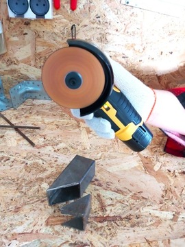 АККУМУЛЯТОРНАЯ МИНИ-УГЛОВАЯ ШЛИФОВАЛЬНАЯ МАШИНА 21 В, 3 ДИСКА