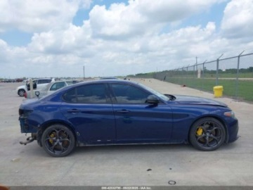 Alfa Romeo Giulia II Sedan Facelifting 2.0 Turbo 280KM 2021 Alfa Romeo Giulia Ti Sport 2021 2.0l 2.0 Benzyna 280KM, zdjęcie 6