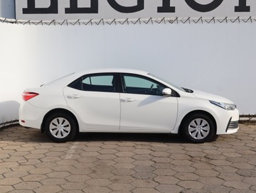 Toyota Corolla XI Sedan Facelifting 1,33 Dual VVT-i 99KM 2017 Toyota Corolla 1.3 Dual VVT-i, Salon Polska, zdjęcie 5