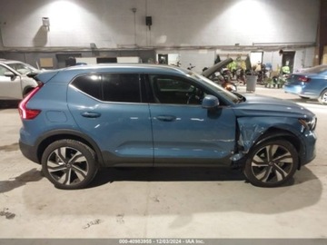Volvo XC40 2024 Volvo XC 40 Plus 2024 2.0l 2.0 Benzyna 247KM, zdjęcie 1