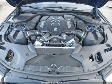 BMW Seria 5 G30-G31 2021 BMW M5 2021, 4.4L, 4x4, M550I 4.4 Benzyna 523KM, zdjęcie 11