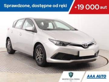 Toyota Auris II Hatchback 5d Facelifting 1.33 Dual VVT-i 99KM 2015 Toyota Auris 1.3 Dual VVT-i, Salon Polska, Klima