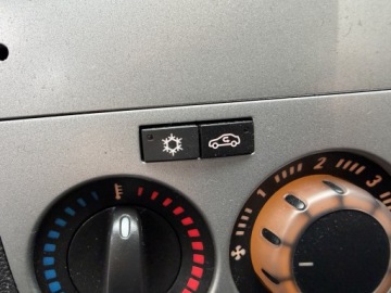 Opel Corsa D Hatchback 1.2 Twinport ECOTEC 85KM 2011 Opel Corsa TYLKO 143tyśkm! 1WŁAŚCICIEL 1.2 ESSENTIA 2011r Lift 5DRZWI Ideał, zdjęcie 13