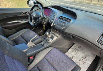 Honda Civic VIII Hatchback 3d 1.8 i-VTEC 140KM 2009 Honda Civic LIFT 1.8 140KM 6-Biegow Klima Czujniki Parkowania 1.8 Benzyna, zdjęcie 8