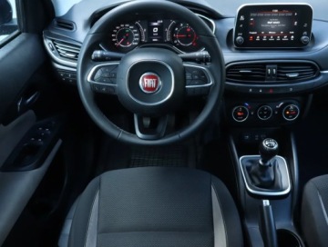 Fiat Tipo II Hatchback 1.4 T-Jet LPG 120KM 2018 Fiat Tipo 1.4 T-Jet, Salon Polska, Klima, zdjęcie 6